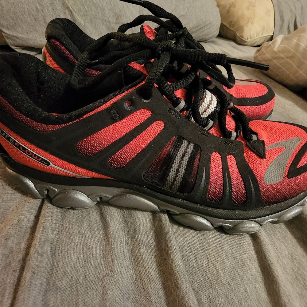 Brooks Pure Flow running sneakers